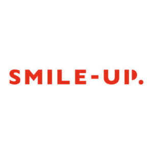 SMILE-UP.