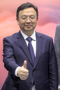 王伝福