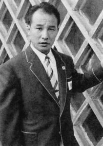 石井庄八
