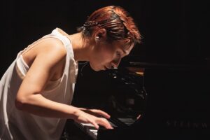 桑原あい