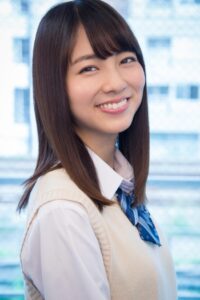小島梨里杏