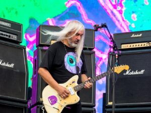J Mascis