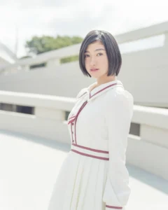 小林歌穂