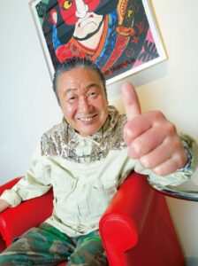 山本寛斎