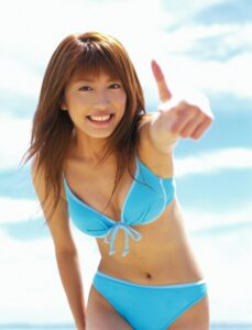 里田まい