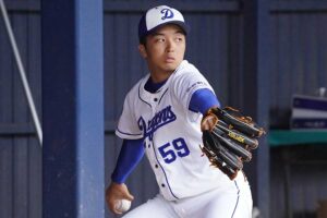 山本拓実