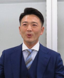関健一郎