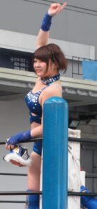 安納サオリ