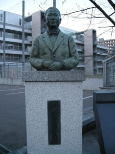 梁田貞