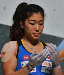 野中生萌
