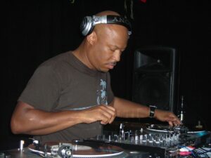 クラブDJ