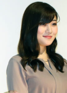 小梅えな